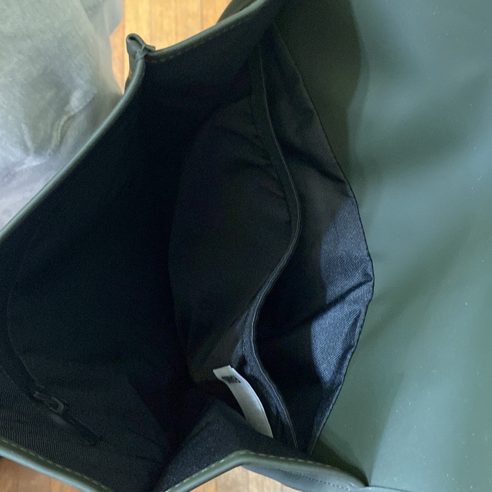 NWT RAINS BACKPACK - Picture 11 of 13